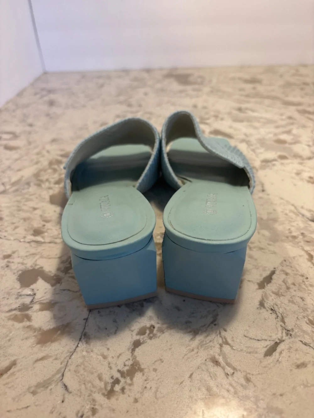Women’s Vivaia Light Jade Sandals Knit Upper Block Heel Sz 39